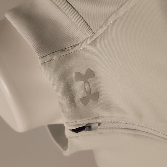 Under Armour Fitted - Picture 4 of 6